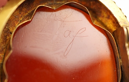 A Victorian agate cameo brooch, second half 19th century